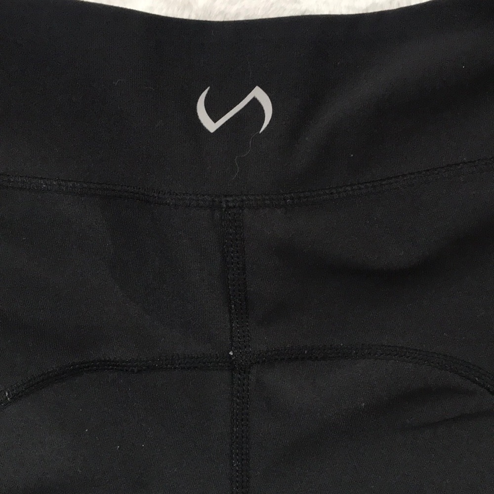 🖤🏃🏻♀️Infinity athletic capris, medium🏃🏻♀️🖤 - Picture 4 of 7